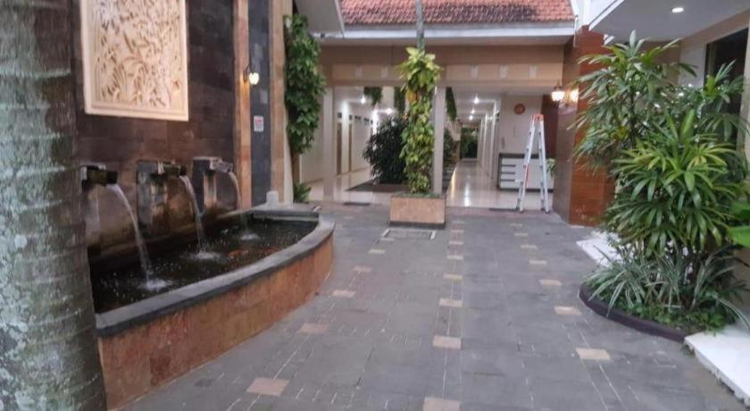 Hotel Sulawesi Jembel Екстериор снимка